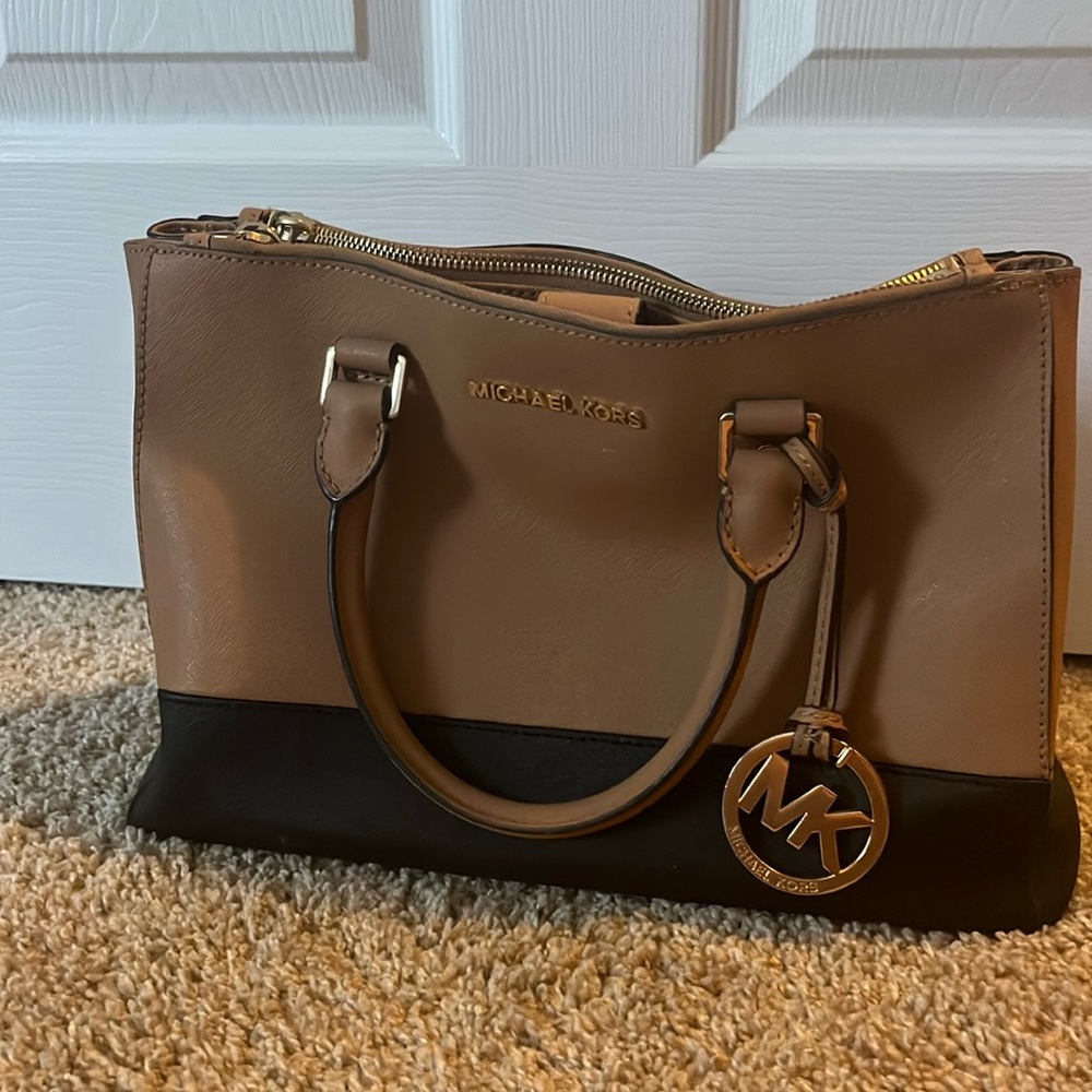 Michael Kors two tone leather Sutton purse suntan and black satchel
